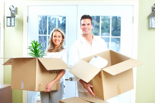 Residential move support with a truck in Barnes